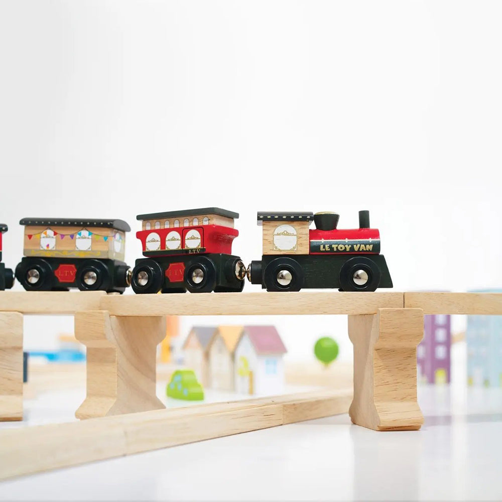 Le Toy Van Train Set