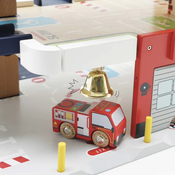 Le Toy Van Fire &amp; Rescue Garage