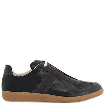 Maison Margiela Men&#39;s Trainers Plain Black